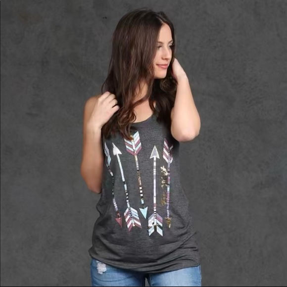 Acting Pro Tops - Metallic arrow “Free Spirit” graphic tank